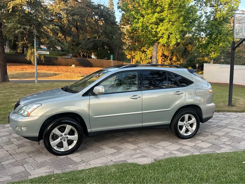 2004 Lexus RX 2nd Gen - Image 4 of 19