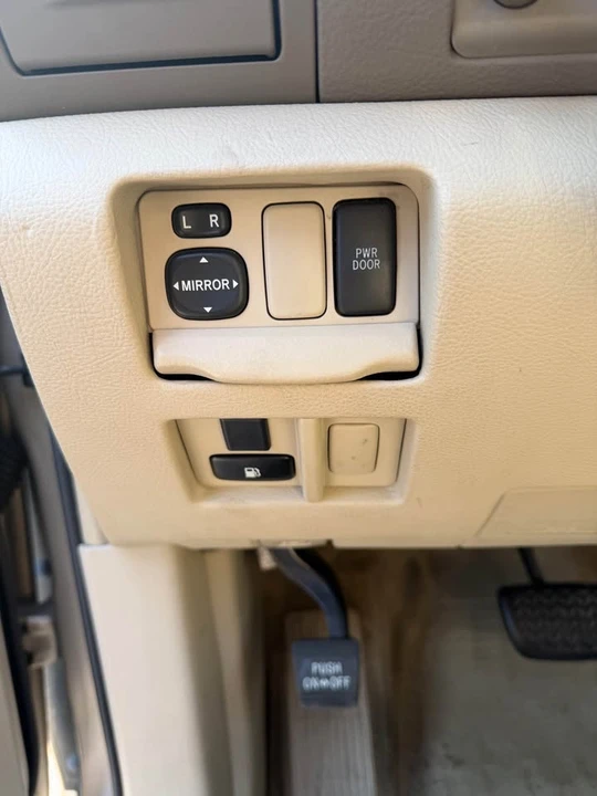2004 Lexus RX 2nd Gen - Image 15 of 18