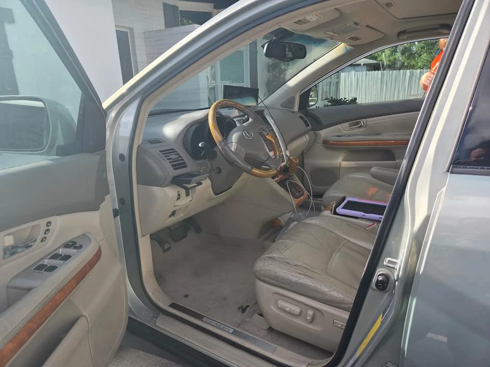 2004 Lexus RX 2nd Gen - Image 4 of 7