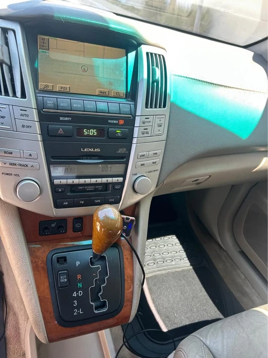 2004 Lexus RX 2nd Gen - Image 7 of 7