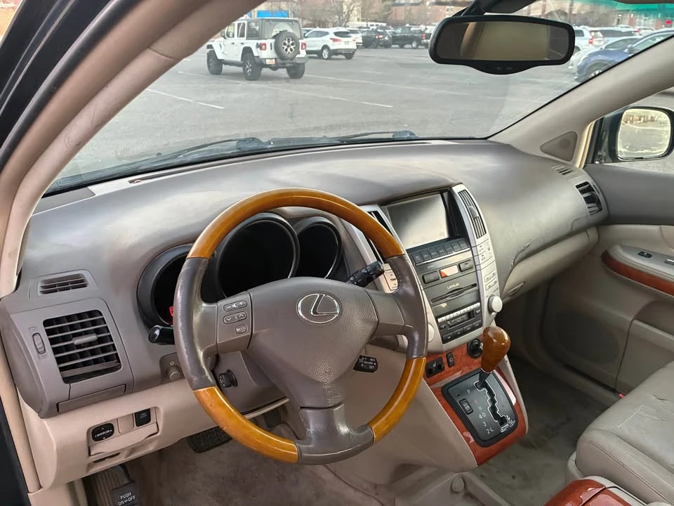 2004 Lexus RX 2nd Gen - Image 8 of 18