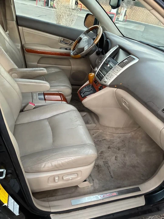 2004 Lexus RX 2nd Gen - Image 10 of 18
