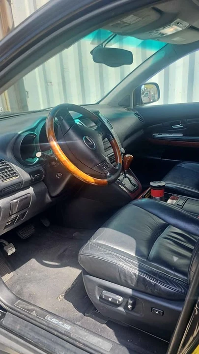 2004 Lexus RX 2nd Gen - Image 5 of 5