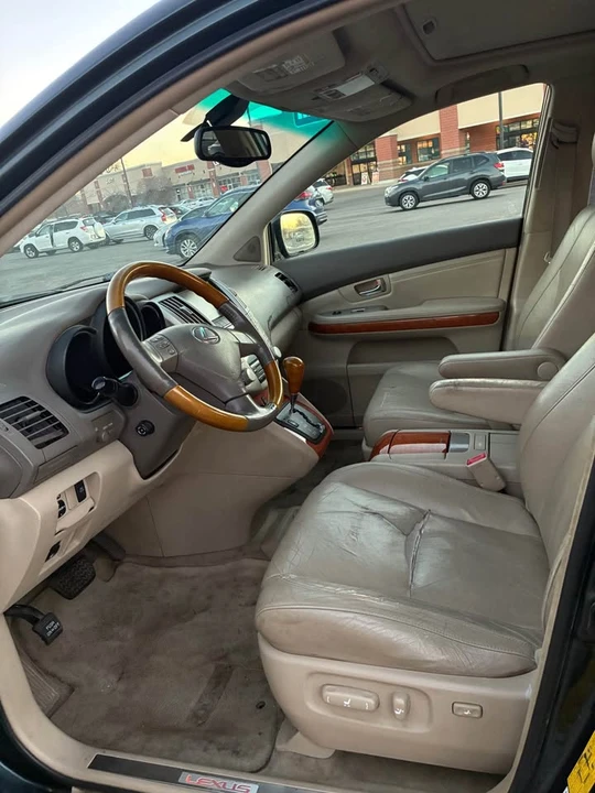 2004 Lexus RX 2nd Gen - Image 9 of 18