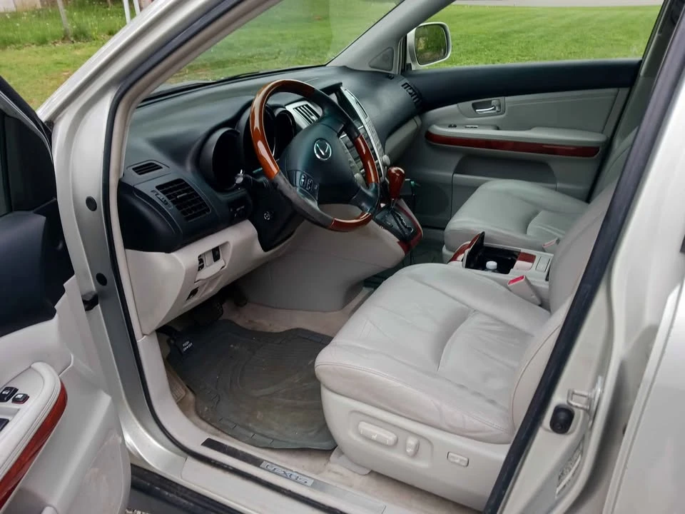 2004 Lexus RX 2nd Gen - Image 5 of 9