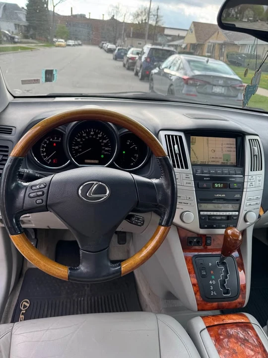 2004 Lexus RX 2nd Gen - Image 9 of 14