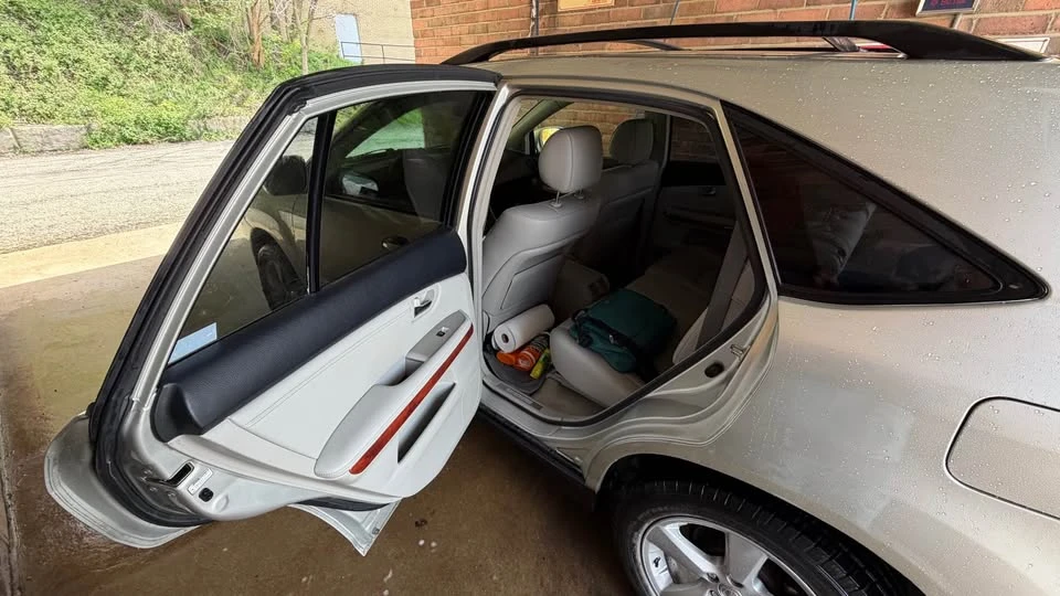 2004 Lexus RX 2nd Gen - Image 3 of 7