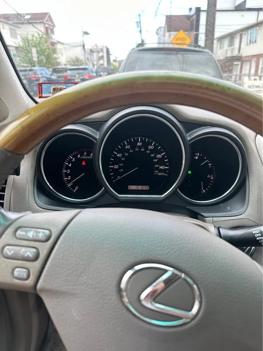 2004 Lexus RX 2nd Gen - Image 9 of 9