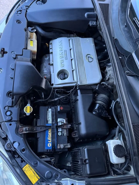 2004 Lexus RX 2nd Gen - Image 11 of 14