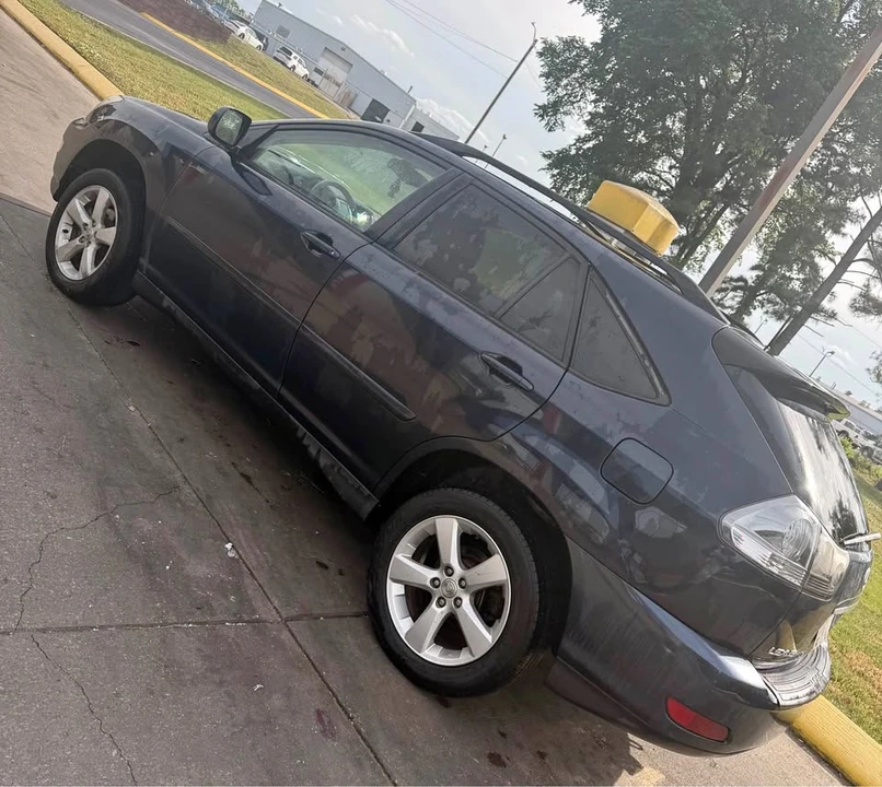 2004 Lexus RX 2nd Gen - Image 2 of 5