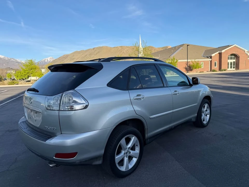 2004 Lexus RX 2nd Gen - Image 5 of 16