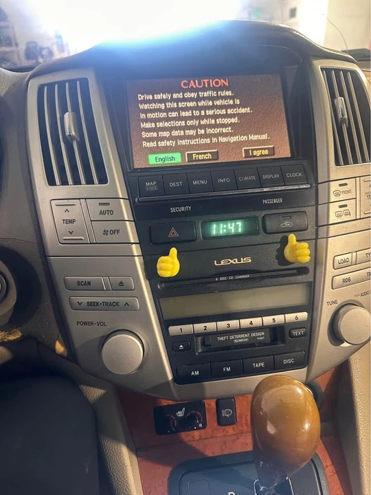 2004 Lexus RX 2nd Gen - Image 6 of 8