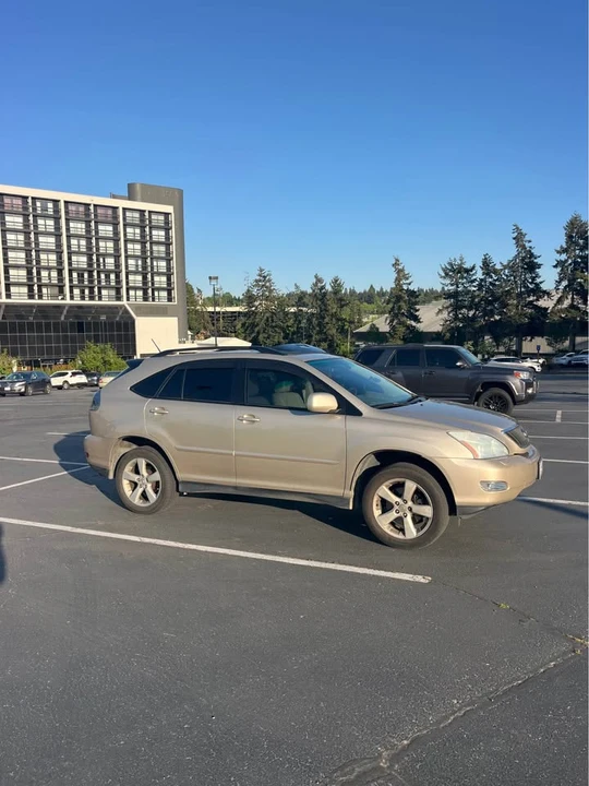 2004 Lexus RX 2nd Gen - Image 6 of 9