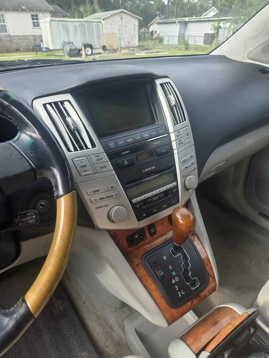 2004 Lexus RX 2nd Gen - Image 9 of 9