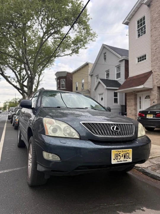 2004 Lexus RX 2nd Gen - Image 2 of 9