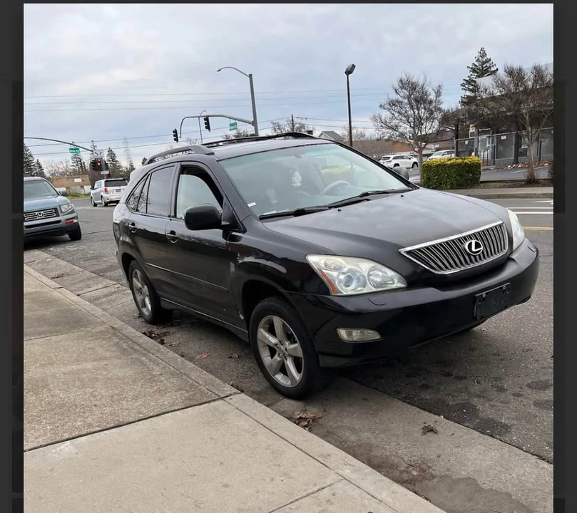 2004 Lexus RX 2nd Gen - Image 2 of 4