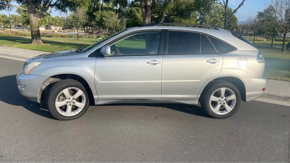 2004 Lexus RX 2nd Gen - Image 3 of 11