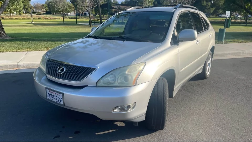 2004 Lexus RX 2nd Gen - Image 2 of 11