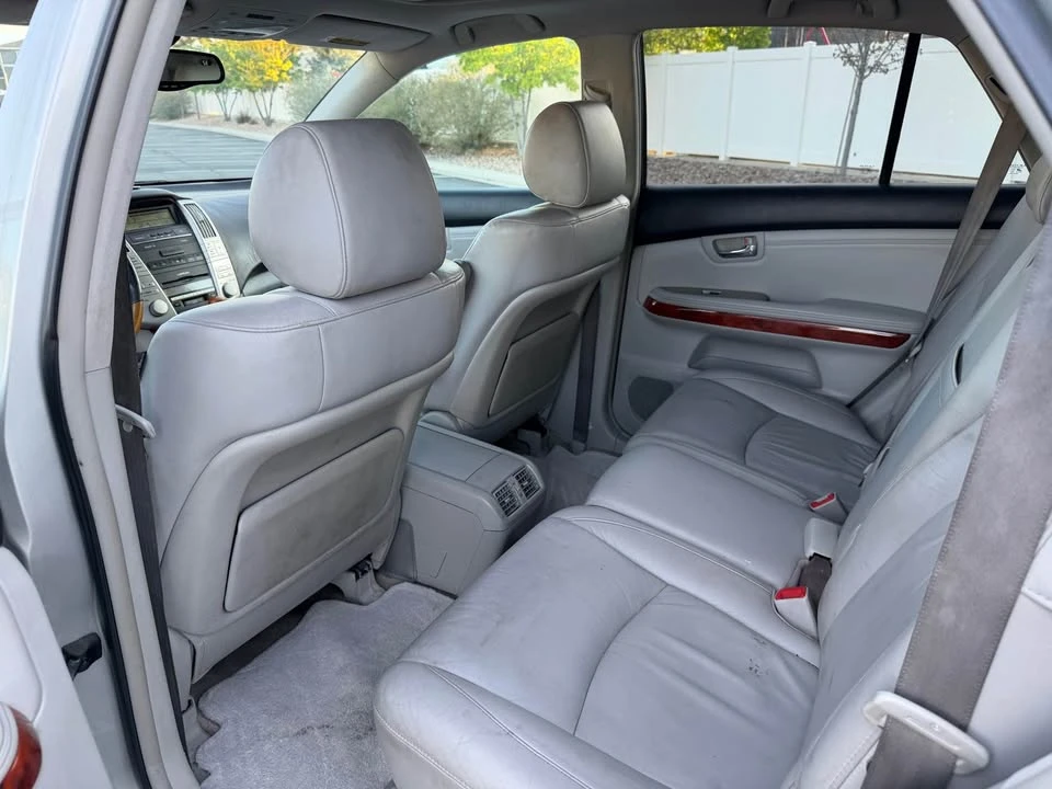 2004 Lexus RX 2nd Gen - Image 12 of 16