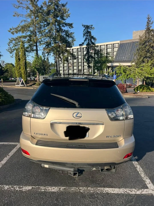 2004 Lexus RX 2nd Gen - Image 5 of 9