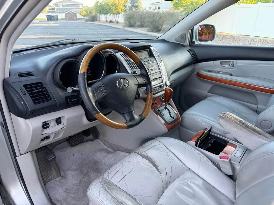 2004 Lexus RX 2nd Gen - Image 9 of 16