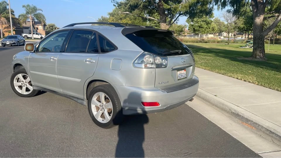 2004 Lexus RX 2nd Gen - Image 4 of 11