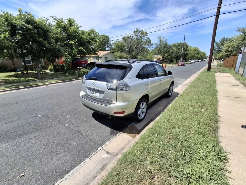 2004 Lexus RX 2nd Gen - Image 7 of 14