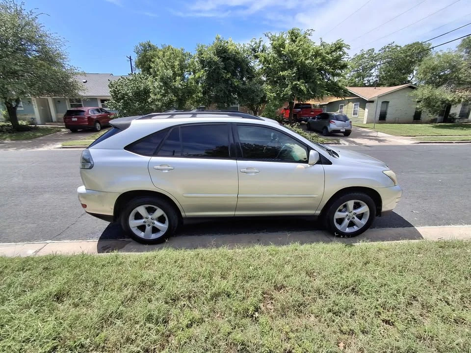 2004 Lexus RX 2nd Gen - Image 3 of 14
