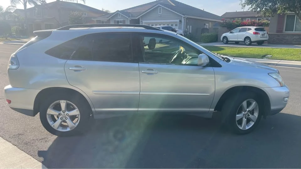 2004 Lexus RX 2nd Gen - Image 7 of 11
