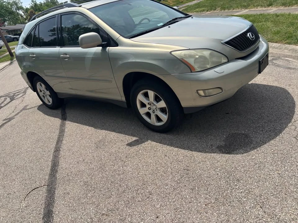 2004 Lexus RX 2nd Gen - Image 5 of 13