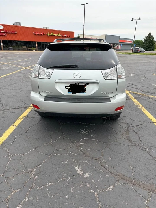 2004 Lexus RX 2nd Gen - Image 3 of 10
