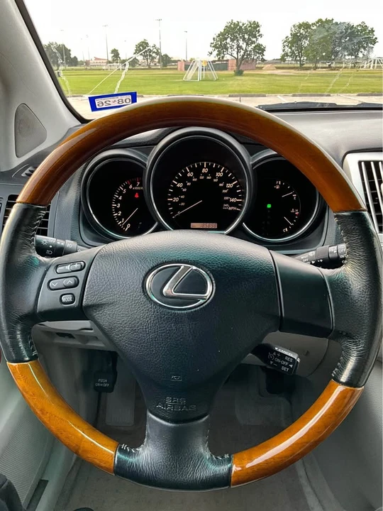 2004 Lexus RX 2nd Gen - Image 6 of 17
