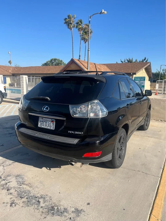 2004 Lexus RX 2nd Gen - Image 2 of 8