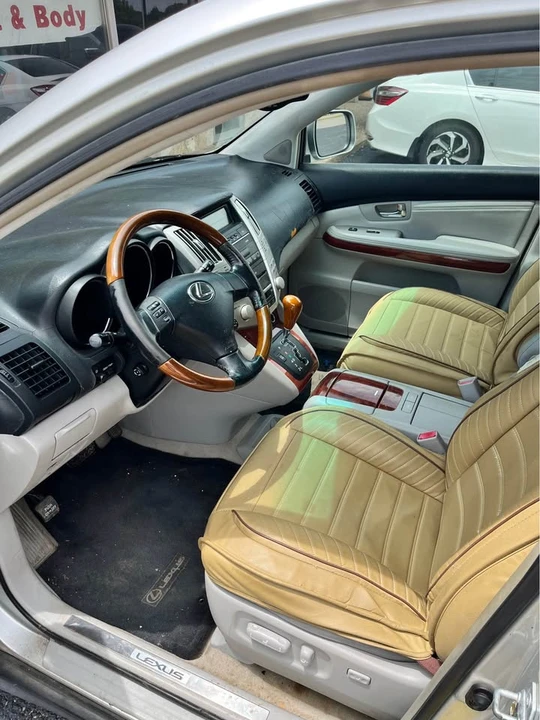 2004 Lexus RX 2nd Gen - Image 2 of 9