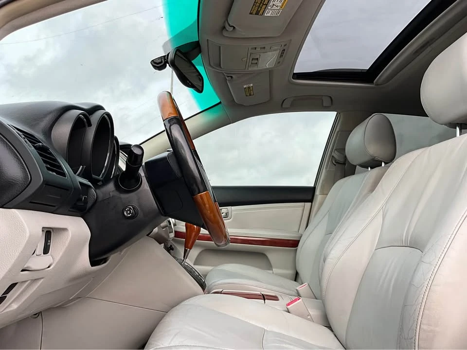 2004 Lexus RX 2nd Gen - Image 14 of 17