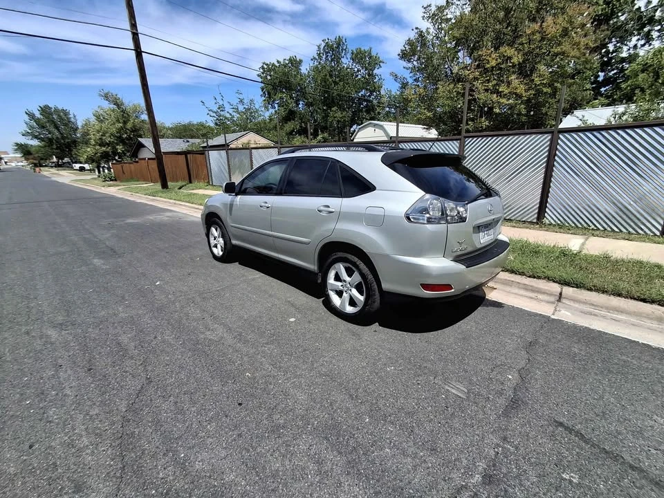 2004 Lexus RX 2nd Gen - Image 8 of 15