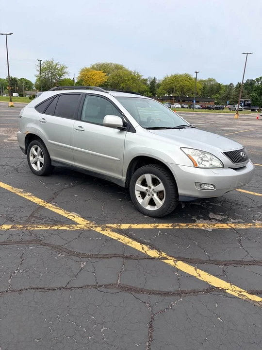 2004 Lexus RX 2nd Gen - Image 4 of 10