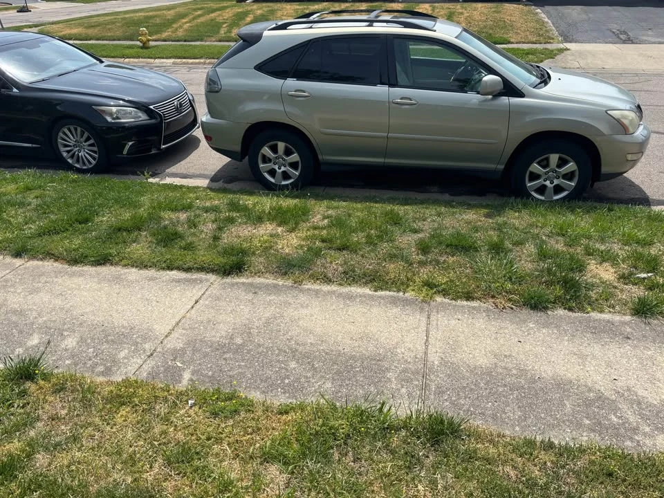 2004 Lexus RX 2nd Gen - Image 9 of 13