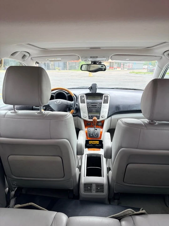 2004 Lexus RX 2nd Gen - Image 9 of 10