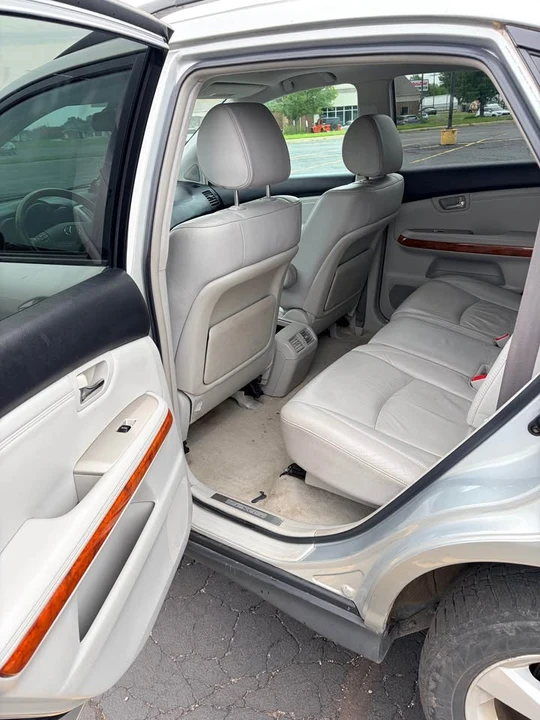 2004 Lexus RX 2nd Gen - Image 7 of 10