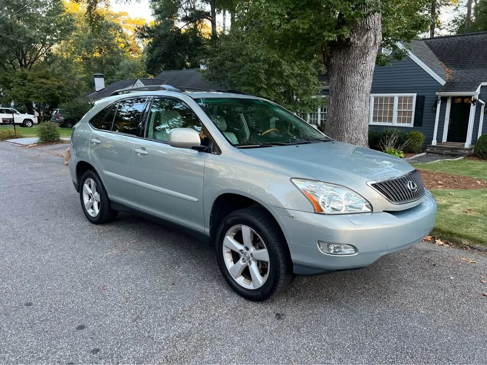 2004 Lexus RX 2nd Gen - Image 8 of 16