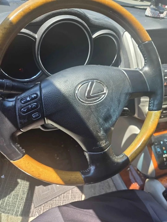 2004 Lexus RX 2nd Gen - Image 5 of 18