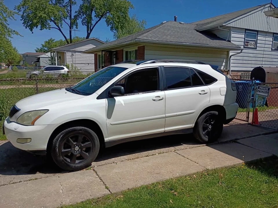 2004 Lexus RX 2nd Gen - Image 2 of 7