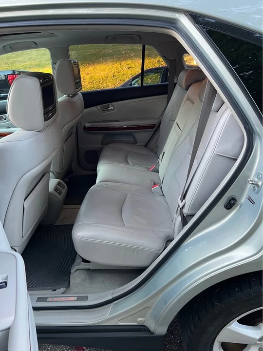 2004 Lexus RX 2nd Gen - Image 11 of 16
