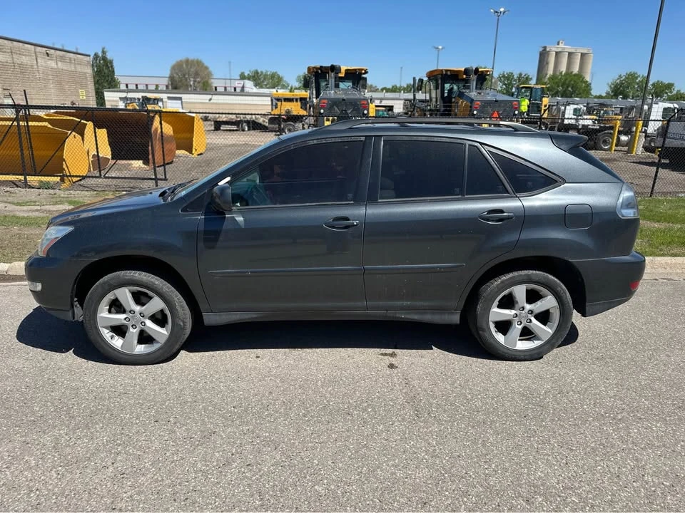 2004 Lexus RX 2nd Gen - Image 2 of 8