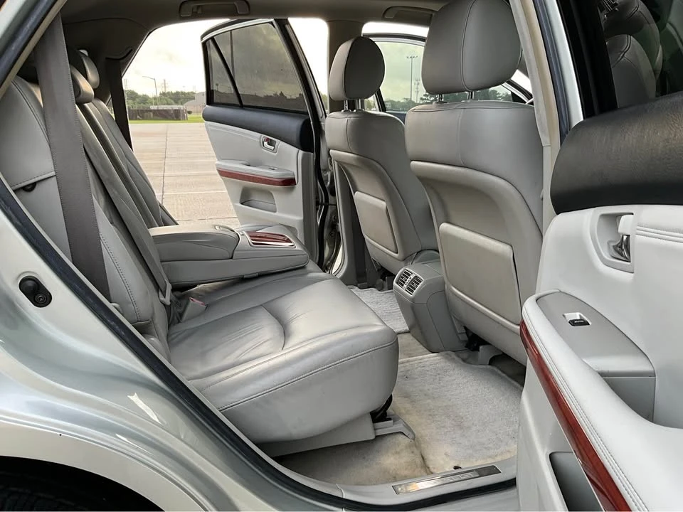 2004 Lexus RX 2nd Gen - Image 11 of 17