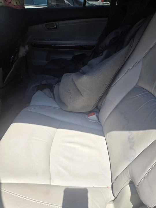 2004 Lexus RX 2nd Gen - Image 15 of 18