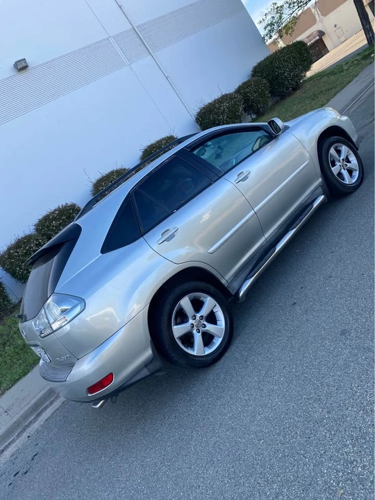 2004 Lexus RX 2nd Gen - Image 2 of 11