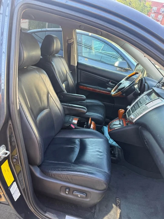 2004 Lexus RX 2nd Gen - Image 13 of 16