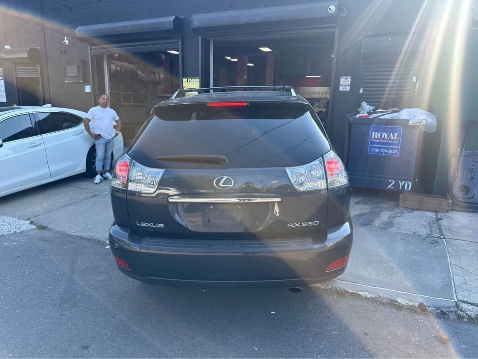 2004 Lexus RX 2nd Gen - Image 10 of 16